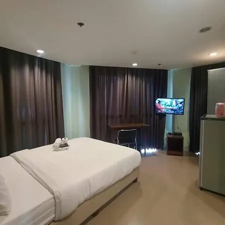 Spacious Studio Apartment B502